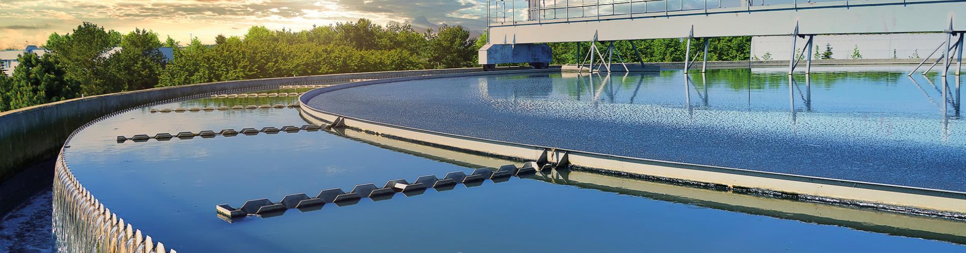 Photo d'un bassin d'assainissement des eaux usées
