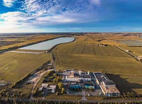 Vue aérienne de l'usine de production d'eau potable de Saint-Hippolyte