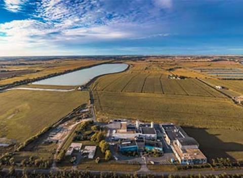 Vue aérienne de l'usine de production d'eau potable de Saint-Hippolyte